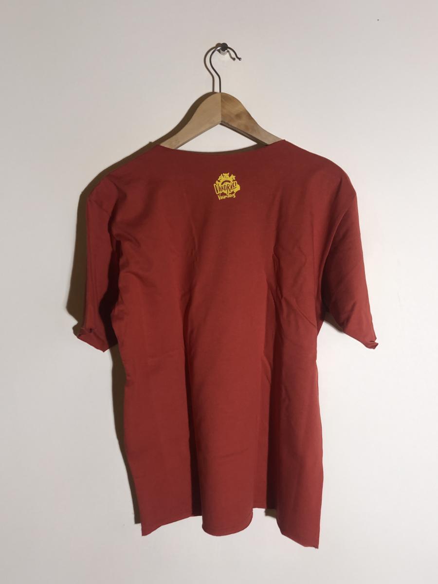 červená zadní.jpg